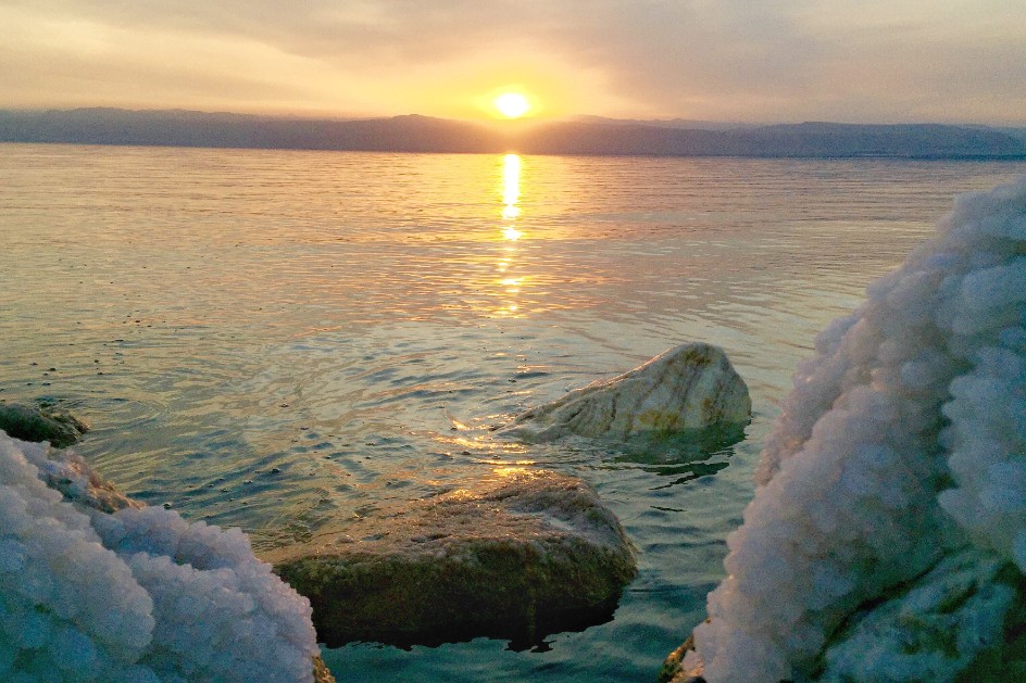 Dead Sea Tour: Revitalize Your Well-being at the Dead Sea: Health, Wellness, and Unforgettable Vacation